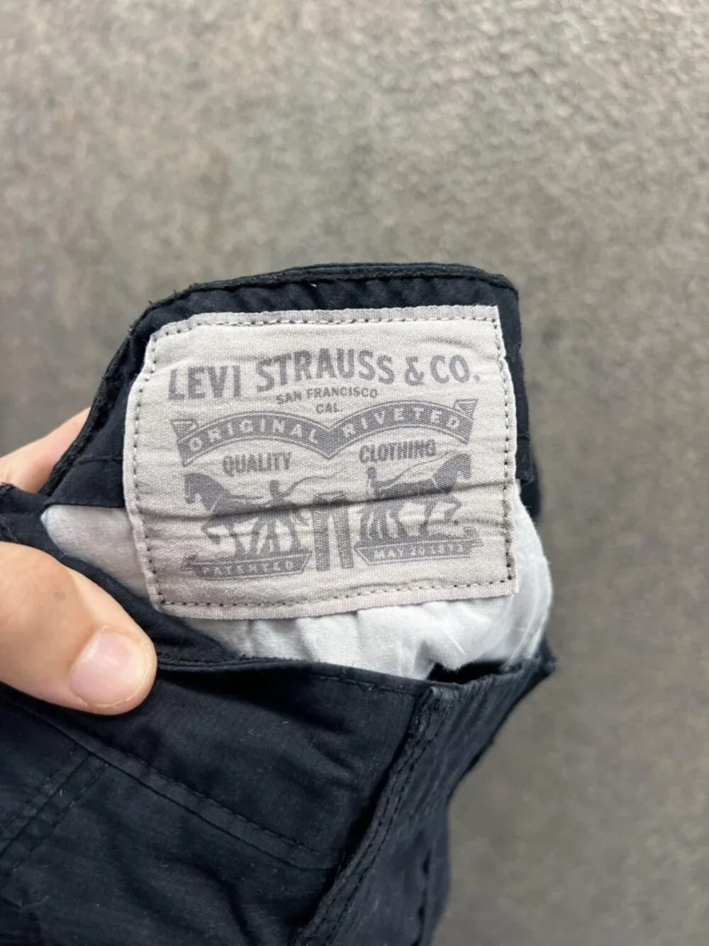 Levi's Shorts Mens 34 Black Cargo Flat Front Canvas Cotton Casual Pockets Jorts